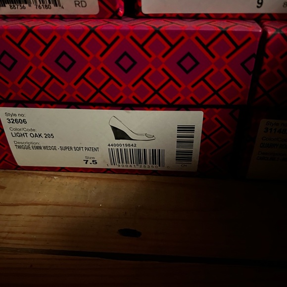 Tory Burch Twiggie 65mm Wedge, Super Soft Patent in Light Oak - Picture 5 of 5